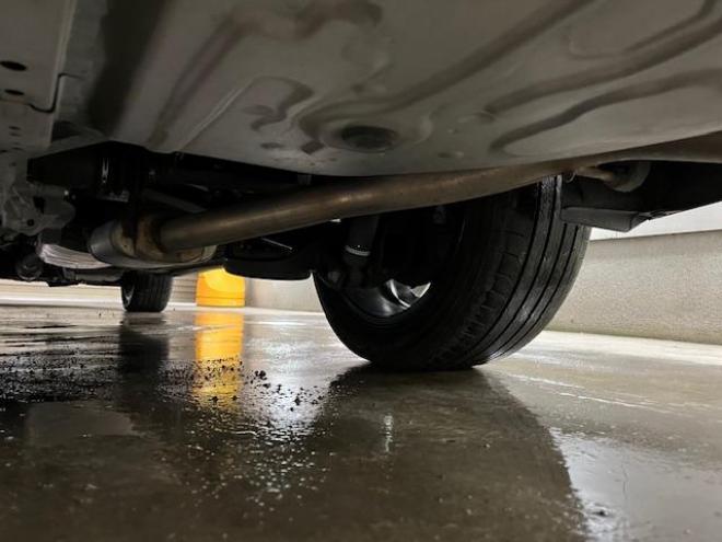 エスティマアエラス　レザーパッケージ　後期型　ワンオーナー　禁煙車　ＷＡＫＯＳバリアスコーティング済　社外１８インチＡＷ　社外１６ＡＷ＋スタッドレスタイヤ付　両側パワースライドドア　純正ブラックレザーシート　純正ＨＤＤナビ（フルセグ地デジ　ＤＶＤ再生　Ｂｌｕｅｔｏｏｔｈ）＋バックカメラ　コーナーセンサー　ＰＵＳＨスタート　スマートキー　クルーズコントロール　運転席パワーシート　２列目オットマン仕様　タイミングチェーン車　ＨＩＤ ヘッドライト 4WD 2400 5Dr