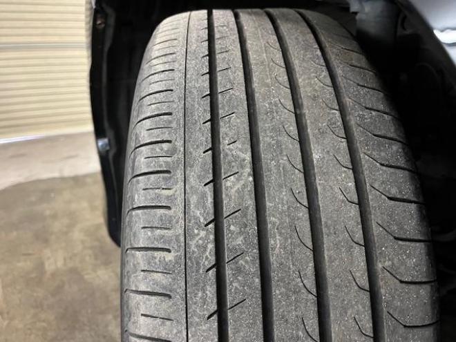 エスティマアエラス　レザーパッケージ　後期型　ワンオーナー　禁煙車　ＷＡＫＯＳバリアスコーティング済　社外１８インチＡＷ　社外１６ＡＷ＋スタッドレスタイヤ付　両側パワースライドドア　純正ブラックレザーシート　純正ＨＤＤナビ（フルセグ地デジ　ＤＶＤ再生　Ｂｌｕｅｔｏｏｔｈ）＋バックカメラ　コーナーセンサー　ＰＵＳＨスタート　スマートキー　クルーズコントロール　運転席パワーシート　２列目オットマン仕様　タイミングチェーン車　ＨＩＤ ヘッドライト 4WD 2400 5Dr