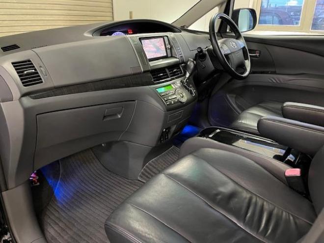 エスティマアエラス　レザーパッケージ　後期型　ワンオーナー　禁煙車　ＷＡＫＯＳバリアスコーティング済　社外１８インチＡＷ　社外１６ＡＷ＋スタッドレスタイヤ付　両側パワースライドドア　純正ブラックレザーシート　純正ＨＤＤナビ（フルセグ地デジ　ＤＶＤ再生　Ｂｌｕｅｔｏｏｔｈ）＋バックカメラ　コーナーセンサー　ＰＵＳＨスタート　スマートキー　クルーズコントロール　運転席パワーシート　２列目オットマン仕様　タイミングチェーン車　ＨＩＤ ヘッドライト 4WD 2400 5Dr