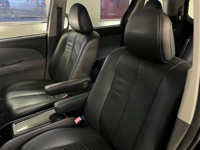 エスティマアエラス　レザーパッケージ　後期型　ワンオーナー　禁煙車　ＷＡＫＯＳバリアスコーティング済　社外１８インチＡＷ　社外１６ＡＷ＋スタッドレスタイヤ付　両側パワースライドドア　純正ブラックレザーシート　純正ＨＤＤナビ（フルセグ地デジ　ＤＶＤ再生　Ｂｌｕｅｔｏｏｔｈ）＋バックカメラ　コーナーセンサー　ＰＵＳＨスタート　スマートキー　クルーズコントロール　運転席パワーシート　２列目オットマン仕様　タイミングチェーン車　ＨＩＤ ヘッドライト 4WD 2400 5Dr