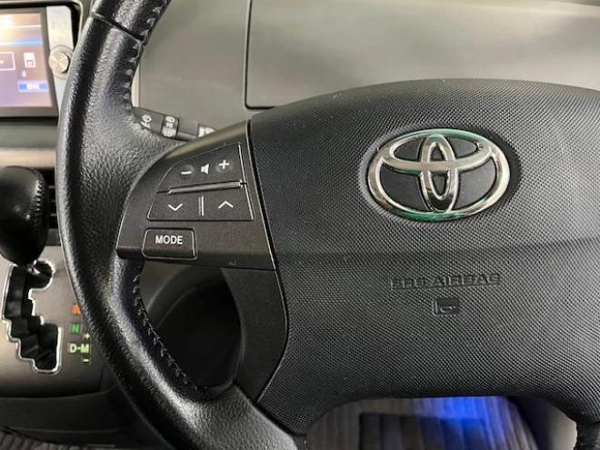 エスティマアエラス　レザーパッケージ　後期型　ワンオーナー　禁煙車　ＷＡＫＯＳバリアスコーティング済　社外１８インチＡＷ　社外１６ＡＷ＋スタッドレスタイヤ付　両側パワースライドドア　純正ブラックレザーシート　純正ＨＤＤナビ（フルセグ地デジ　ＤＶＤ再生　Ｂｌｕｅｔｏｏｔｈ）＋バックカメラ　コーナーセンサー　ＰＵＳＨスタート　スマートキー　クルーズコントロール　運転席パワーシート　２列目オットマン仕様　タイミングチェーン車　ＨＩＤ ヘッドライト 4WD 2400 5Dr