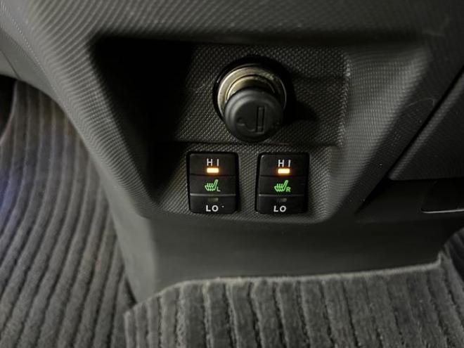 エスティマアエラス　レザーパッケージ　後期型　ワンオーナー　禁煙車　ＷＡＫＯＳバリアスコーティング済　社外１８インチＡＷ　社外１６ＡＷ＋スタッドレスタイヤ付　両側パワースライドドア　純正ブラックレザーシート　純正ＨＤＤナビ（フルセグ地デジ　ＤＶＤ再生　Ｂｌｕｅｔｏｏｔｈ）＋バックカメラ　コーナーセンサー　ＰＵＳＨスタート　スマートキー　クルーズコントロール　運転席パワーシート　２列目オットマン仕様　タイミングチェーン車　ＨＩＤ ヘッドライト 4WD 2400 5Dr