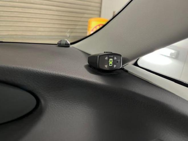 エスティマアエラス　レザーパッケージ　後期型　ワンオーナー　禁煙車　ＷＡＫＯＳバリアスコーティング済　社外１８インチＡＷ　社外１６ＡＷ＋スタッドレスタイヤ付　両側パワースライドドア　純正ブラックレザーシート　純正ＨＤＤナビ（フルセグ地デジ　ＤＶＤ再生　Ｂｌｕｅｔｏｏｔｈ）＋バックカメラ　コーナーセンサー　ＰＵＳＨスタート　スマートキー　クルーズコントロール　運転席パワーシート　２列目オットマン仕様　タイミングチェーン車　ＨＩＤ ヘッドライト 4WD 2400 5Dr