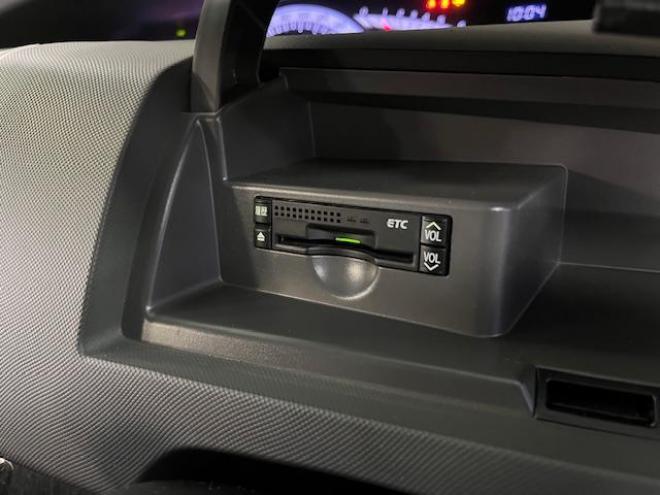 エスティマアエラス　レザーパッケージ　後期型　ワンオーナー　禁煙車　ＷＡＫＯＳバリアスコーティング済　社外１８インチＡＷ　社外１６ＡＷ＋スタッドレスタイヤ付　両側パワースライドドア　純正ブラックレザーシート　純正ＨＤＤナビ（フルセグ地デジ　ＤＶＤ再生　Ｂｌｕｅｔｏｏｔｈ）＋バックカメラ　コーナーセンサー　ＰＵＳＨスタート　スマートキー　クルーズコントロール　運転席パワーシート　２列目オットマン仕様　タイミングチェーン車　ＨＩＤ ヘッドライト 4WD 2400 5Dr