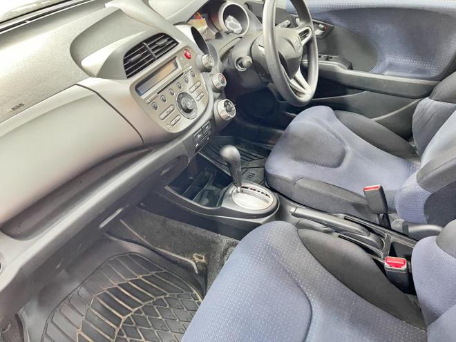 フィット1.3G 4WD 5年保証 ETC 寒冷地仕様 車検整備2年付