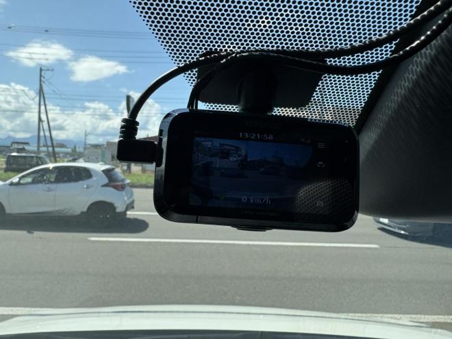 ノアNOAH 4WD SI WXB本州仕入　寒冷地仕様　ドラレコ前後　ブレーキアシスト　Bluetooth9インチフルセグナビ　バックカメラ　LEDHヘッドフォグランプ　ビルトインetc　ワンタッチ両パワースライドドア　VSC  アイドリングSTOP バイザー　プッシュスタートスペアー有　人気の7人乗り　 4WD 2000 5Dr