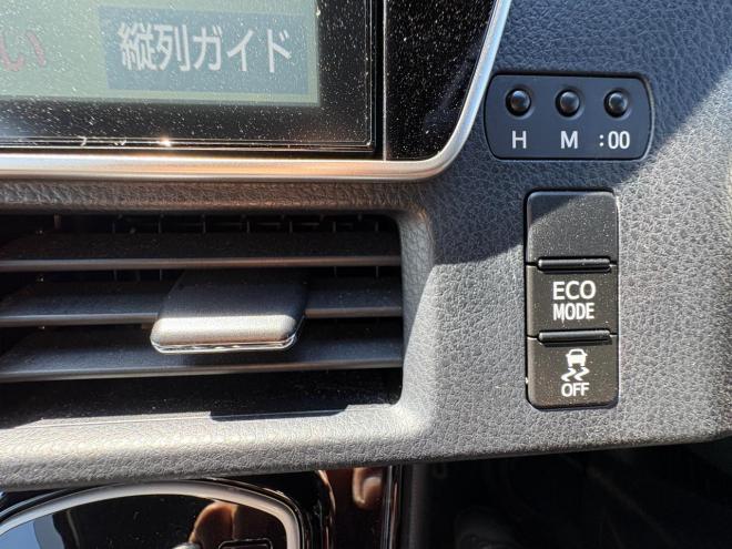 ノアNOAH 4WD SI WXB本州仕入　寒冷地仕様　ドラレコ前後　ブレーキアシスト　Bluetooth9インチフルセグナビ　バックカメラ　LEDHヘッドフォグランプ　ビルトインetc　ワンタッチ両パワースライドドア　VSC  アイドリングSTOP バイザー　プッシュスタートスペアー有　人気の7人乗り　 4WD 2000 5Dr