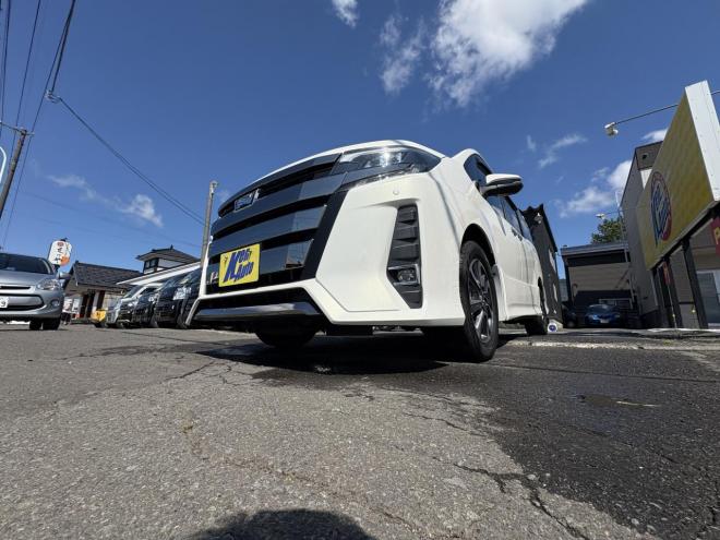 ノアNOAH 4WD SI WXB本州仕入　寒冷地仕様　ドラレコ前後　ブレーキアシスト　Bluetooth9インチフルセグナビ　バックカメラ　LEDHヘッドフォグランプ　ビルトインetc　ワンタッチ両パワースライドドア　VSC  アイドリングSTOP バイザー　プッシュスタートスペアー有　人気の7人乗り　 4WD 2000 5Dr