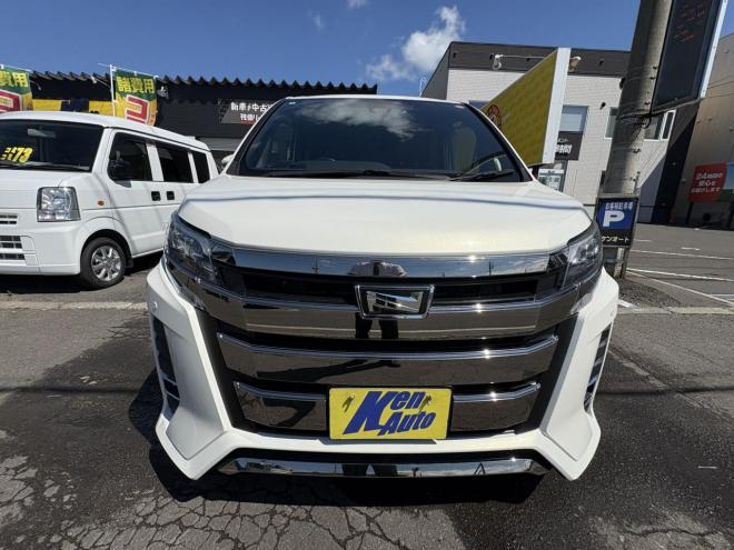ノアNOAH 4WD SI WXB本州仕入　寒冷地仕様　ドラレコ前後　ブレーキアシスト　Bluetooth9インチフルセグナビ　バックカメラ　LEDHヘッドフォグランプ　ビルトインetc　ワンタッチ両パワースライドドア　VSC  アイドリングSTOP バイザー　プッシュスタートスペアー有　人気の7人乗り　 4WD 2000 5Dr