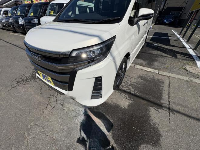 ノアNOAH 4WD SI WXB本州仕入　寒冷地仕様　ドラレコ前後　ブレーキアシスト　Bluetooth9インチフルセグナビ　バックカメラ　LEDHヘッドフォグランプ　ビルトインetc　ワンタッチ両パワースライドドア　VSC  アイドリングSTOP バイザー　プッシュスタートスペアー有　人気の7人乗り　 4WD 2000 5Dr