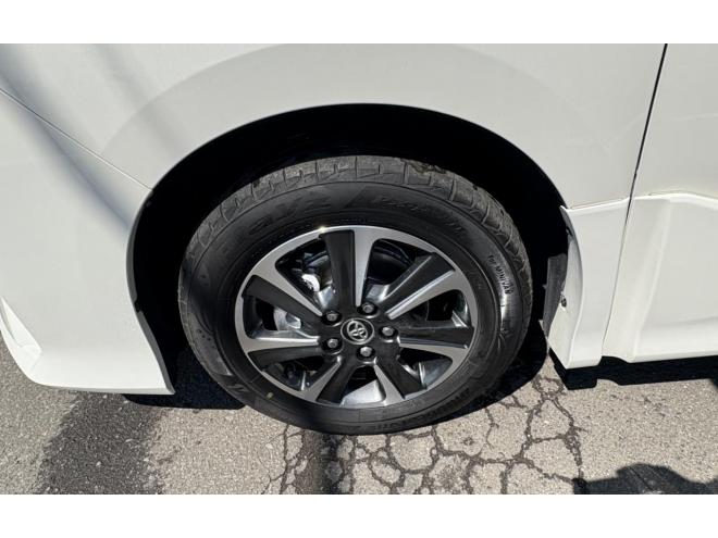 ノアNOAH 4WD SI WXB本州仕入　寒冷地仕様　ドラレコ前後　ブレーキアシスト　Bluetooth9インチフルセグナビ　バックカメラ　LEDHヘッドフォグランプ　ビルトインetc　ワンタッチ両パワースライドドア　VSC  アイドリングSTOP バイザー　プッシュスタートスペアー有　人気の7人乗り　 4WD 2000 5Dr