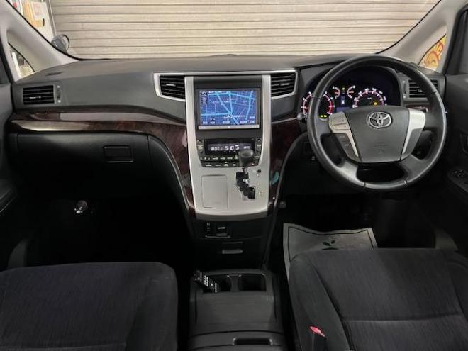 ヴェルファイア２．４Ｚ　後期型　本州仕入　禁煙車　ＷＡＫＯＳバリアスコーティング済　純正１８インチＡＷ＋新品夏タイヤ　社外１６ＡＷ＋スタッドレスタイヤ付　両側パワースライドドア　純正ＨＤＤナビ（フルセグ地デジ　ＤＶＤ再生　Ｂｌｕｅｔｏｏｔｈ）＋バックカメラ　純正１１インチリアフリップダウンモニター　コーナーセンサー　横滑り防止装置　ＨＩＤ　ＥＴＣ 　タイミングチェーン 4WD 2400 5Dr