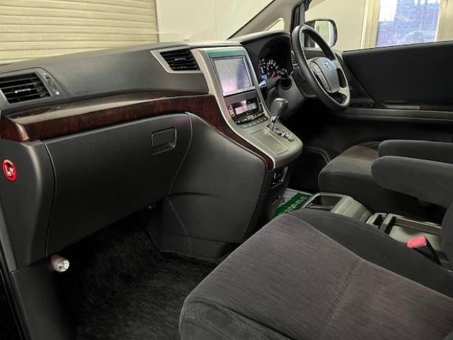 ヴェルファイア２．４Ｚ　後期型　本州仕入　禁煙車　ＷＡＫＯＳバリアスコーティング済　純正１８インチＡＷ＋新品夏タイヤ　社外１６ＡＷ＋スタッドレスタイヤ付　両側パワースライドドア　純正ＨＤＤナビ（フルセグ地デジ　ＤＶＤ再生　Ｂｌｕｅｔｏｏｔｈ）＋バックカメラ　純正１１インチリアフリップダウンモニター　コーナーセンサー　横滑り防止装置　ＨＩＤ　ＥＴＣ 　タイミングチェーン 4WD 2400 5Dr