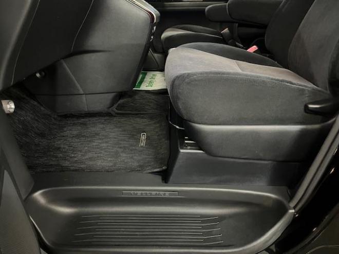 ヴェルファイア２．４Ｚ　後期型　本州仕入　禁煙車　ＷＡＫＯＳバリアスコーティング済　純正１８インチＡＷ＋新品夏タイヤ　社外１６ＡＷ＋スタッドレスタイヤ付　両側パワースライドドア　純正ＨＤＤナビ（フルセグ地デジ　ＤＶＤ再生　Ｂｌｕｅｔｏｏｔｈ）＋バックカメラ　純正１１インチリアフリップダウンモニター　コーナーセンサー　横滑り防止装置　ＨＩＤ　ＥＴＣ 　タイミングチェーン 4WD 2400 5Dr