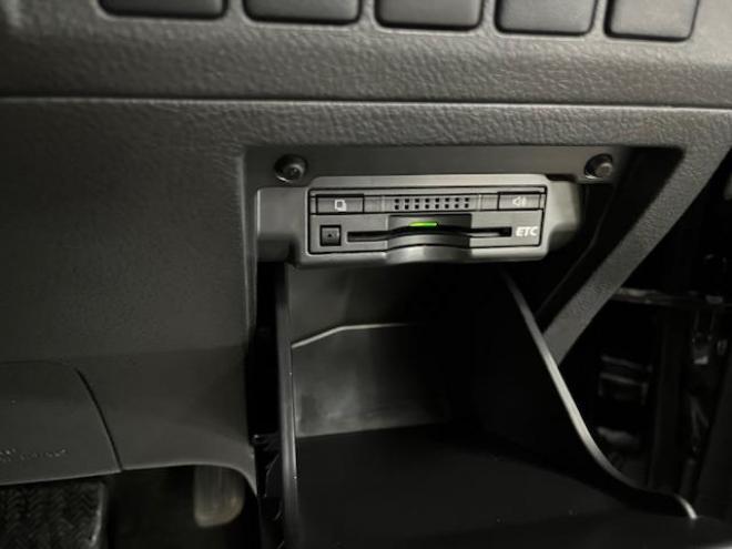 ヴェルファイア２．４Ｚ　後期型　本州仕入　禁煙車　ＷＡＫＯＳバリアスコーティング済　純正１８インチＡＷ＋新品夏タイヤ　社外１６ＡＷ＋スタッドレスタイヤ付　両側パワースライドドア　純正ＨＤＤナビ（フルセグ地デジ　ＤＶＤ再生　Ｂｌｕｅｔｏｏｔｈ）＋バックカメラ　純正１１インチリアフリップダウンモニター　コーナーセンサー　横滑り防止装置　ＨＩＤ　ＥＴＣ 　タイミングチェーン 4WD 2400 5Dr