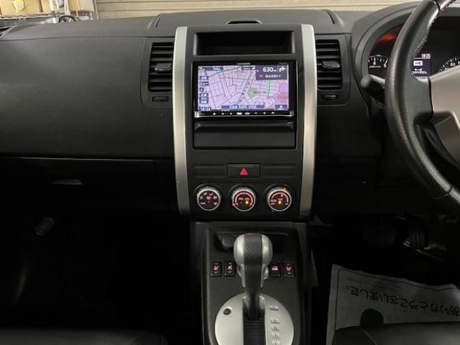 エクストレイル２０Ｘｔ　本州仕入　寒冷地仕様　禁煙車　ＷＡＫＯＳバリアスコーティング済　社外１６インチＡＷ＋ＴＯＹＯホワイトレタータイヤ　社外１６ＡＷ＋スタッドレスタイヤ付　カロッツェリアナビ（地デジ　ＤＶＤ再生ＯＫ再生　Ｂｌｕｅｔｏｏｔｈ）　純正カプロンシート　ヒルディセントコントロール　ＨＩＤヘッドライト　純正ハイパールーフレール　両席シートヒーター　インテリジェントキー　横滑り防止装置　タイミングチェーン車 4WD 2000 5Dr