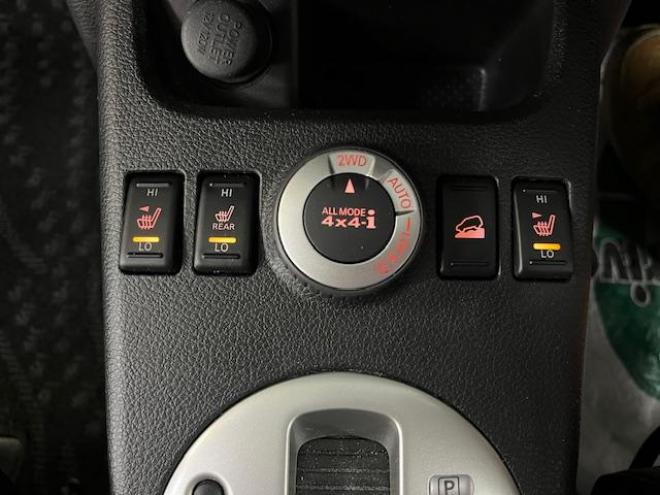 エクストレイル２０Ｘｔ　本州仕入　寒冷地仕様　禁煙車　ＷＡＫＯＳバリアスコーティング済　社外１６インチＡＷ＋ＴＯＹＯホワイトレタータイヤ　社外１６ＡＷ＋スタッドレスタイヤ付　カロッツェリアナビ（地デジ　ＤＶＤ再生ＯＫ再生　Ｂｌｕｅｔｏｏｔｈ）　純正カプロンシート　ヒルディセントコントロール　ＨＩＤヘッドライト　純正ハイパールーフレール　両席シートヒーター　インテリジェントキー　横滑り防止装置　タイミングチェーン車 4WD 2000 5Dr