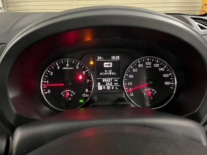 エクストレイル２０Ｘｔ　本州仕入　寒冷地仕様　禁煙車　ＷＡＫＯＳバリアスコーティング済　社外１６インチＡＷ＋ＴＯＹＯホワイトレタータイヤ　社外１６ＡＷ＋スタッドレスタイヤ付　カロッツェリアナビ（地デジ　ＤＶＤ再生ＯＫ再生　Ｂｌｕｅｔｏｏｔｈ）　純正カプロンシート　ヒルディセントコントロール　ＨＩＤヘッドライト　純正ハイパールーフレール　両席シートヒーター　インテリジェントキー　横滑り防止装置　タイミングチェーン車 4WD 2000 5Dr