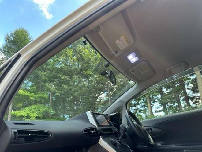 ウィッシュ1.8 X 4WD　記録簿　パワステ　パワーウィンドウ　純正ナビ　地デジフルセグ　社外アルミ　ABS　キーレス　ETC　シートカバー　純正エンジンスターター 1800
