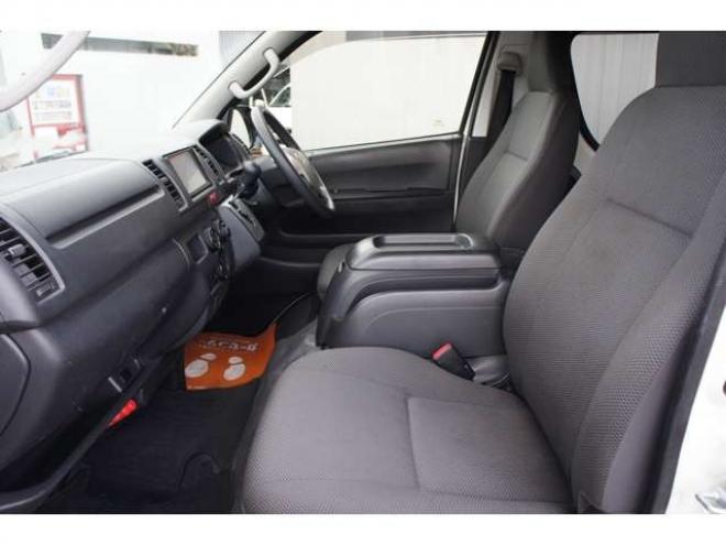 ハイエースバン2.8 DX ロング ディーゼルターボ 4WD　フロントシートセパレート仕様変更済　センターコンソール付　415COBRA丸目ライトキット&バッドラッカー16インチAW　415SAFARIフロントスポイラー　TOYOオープンカントリーR/T　電動格納ドアミラー 2800