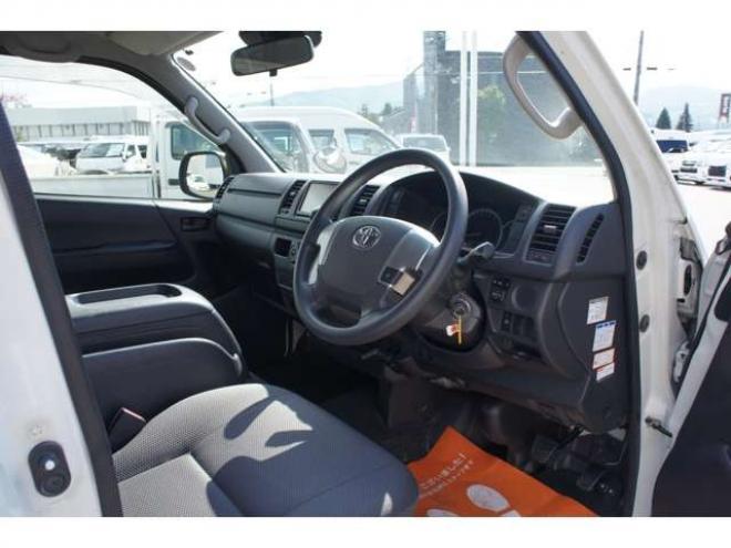 ハイエースバン2.8 DX ロング ディーゼルターボ 4WD　フロントシートセパレート仕様変更済　センターコンソール付　415COBRA丸目ライトキット&バッドラッカー16インチAW　415SAFARIフロントスポイラー　TOYOオープンカントリーR/T　電動格納ドアミラー 2800