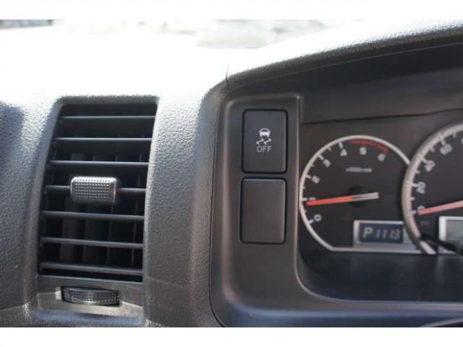 ハイエースバン2.8 DX ロング ディーゼルターボ 4WD　フロントシートセパレート仕様変更済　センターコンソール付　415COBRA丸目ライトキット&バッドラッカー16インチAW　415SAFARIフロントスポイラー　TOYOオープンカントリーR/T　電動格納ドアミラー 2800