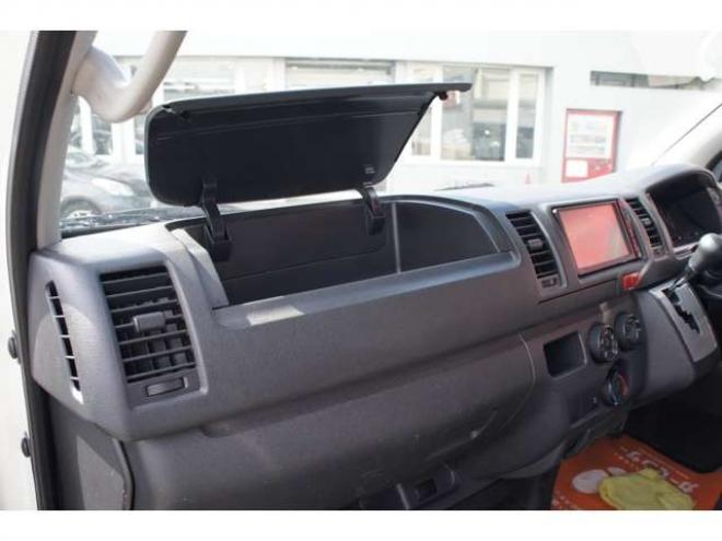 ハイエースバン2.8 DX ロング ディーゼルターボ 4WD　フロントシートセパレート仕様変更済　センターコンソール付　415COBRA丸目ライトキット&バッドラッカー16インチAW　415SAFARIフロントスポイラー　TOYOオープンカントリーR/T　電動格納ドアミラー 2800