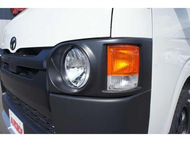 ハイエースバン2.8 DX ロング ディーゼルターボ 4WD　フロントシートセパレート仕様変更済　センターコンソール付　415COBRA丸目ライトキット&バッドラッカー16インチAW　415SAFARIフロントスポイラー　TOYOオープンカントリーR/T　電動格納ドアミラー 2800