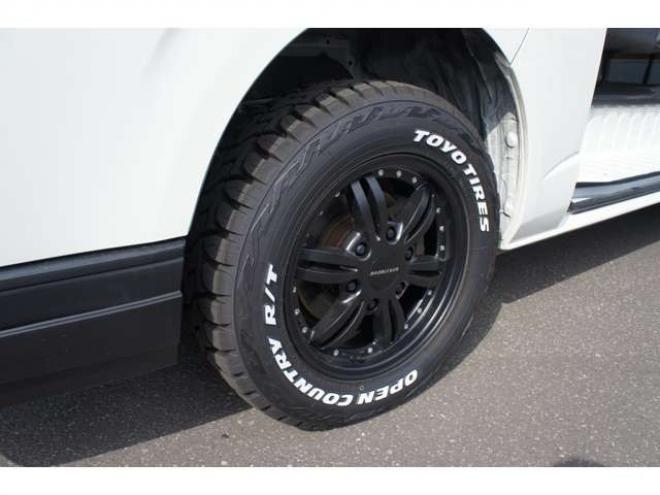 ハイエースバン2.8 DX ロング ディーゼルターボ 4WD　フロントシートセパレート仕様変更済　センターコンソール付　415COBRA丸目ライトキット&バッドラッカー16インチAW　415SAFARIフロントスポイラー　TOYOオープンカントリーR/T　電動格納ドアミラー 2800