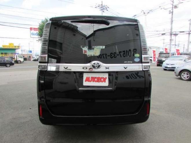 ヴォクシー2.0 X 4WD　トヨタセーフティセンス/LEDヘッドライト/両側パワースライドドア/ETC/社外ナビ/フルセグTV/バックカメラ/スマートキー一体式エンジンスターター 2000