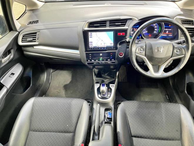 フィット1.5ハイブリッドLパッケージ 4WD 5年保証 スマキー ナビTV Bカメ ETC 寒冷地仕様 車検整備2年付 修復歴無
