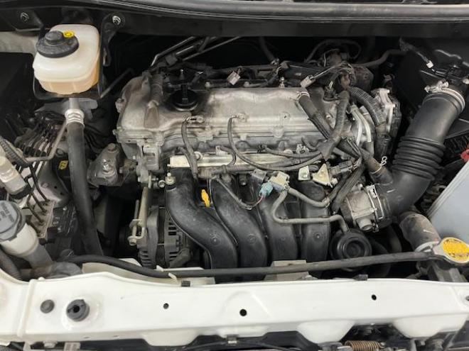 ヴォクシーＺＳキラメキⅡ　本州仕入　禁煙車　ＷＡＫＯＳバリアスコーティング済　社外１５インチＡＷ＋夏タイヤ　社外１５ＡＷ＋スタッドレスタイヤ付　両側パワースライドドア　純正ナビ（ワンセグ地デジ）＋バックカメラ　エンジンスターター　ＰＵＳＨスタート　スマートキー　パドルシフト　ＨＩＤヘッドライト　タイミングチェーン 4WD 2000 5Dr