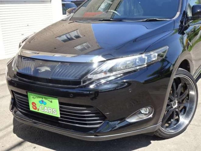 ハリアー2.0 プレミアム 4WD　本州車　保証1年/走行距離無制限　 4WD　衝突軽減ブレーキ　ナビ　地デジ　バックカメラ　ハーフレザーパワーシート　パワーバックドア　22AW　JBLサウンドシステム　スマートキー　コーナーセンサー 2000