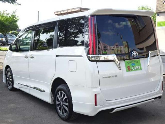 エスクァイア2.0 Gi 4WD　本州車　保証1年/走行距離無制限　4WD　モデリスタ　両側パワースライドドア　衝突軽減ブレーキ　LKA　純正ナビ 地デジ　バックカメラ　Bluetooth接続　本革シート　LEDヘッドライト　クルコン　7人乗り 2000