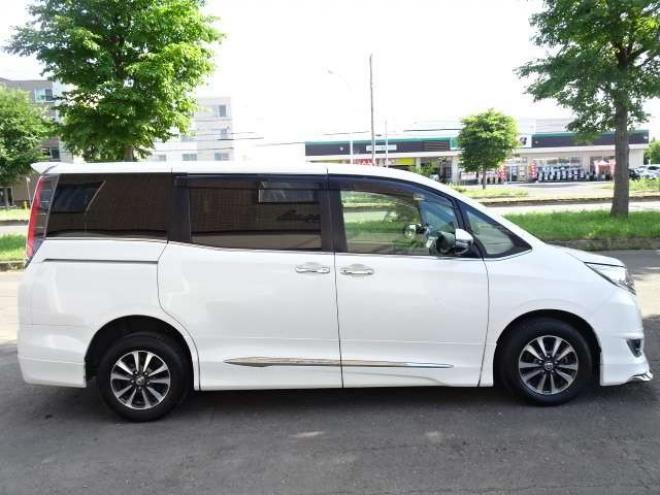 エスクァイア2.0 Gi 4WD　本州車　保証1年/走行距離無制限　4WD　モデリスタ　両側パワースライドドア　衝突軽減ブレーキ　LKA　純正ナビ 地デジ　バックカメラ　Bluetooth接続　本革シート　LEDヘッドライト　クルコン　7人乗り 2000