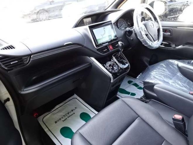 エスクァイア2.0 Gi 4WD　本州車　保証1年/走行距離無制限　4WD　モデリスタ　両側パワースライドドア　衝突軽減ブレーキ　LKA　純正ナビ 地デジ　バックカメラ　Bluetooth接続　本革シート　LEDヘッドライト　クルコン　7人乗り 2000