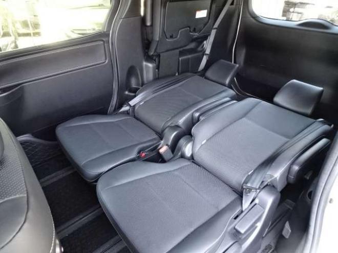 エスクァイア2.0 Gi 4WD　本州車　保証1年/走行距離無制限　4WD　モデリスタ　両側パワースライドドア　衝突軽減ブレーキ　LKA　純正ナビ 地デジ　バックカメラ　Bluetooth接続　本革シート　LEDヘッドライト　クルコン　7人乗り 2000