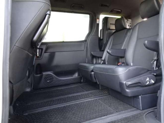 エスクァイア2.0 Gi 4WD　本州車　保証1年/走行距離無制限　4WD　モデリスタ　両側パワースライドドア　衝突軽減ブレーキ　LKA　純正ナビ 地デジ　バックカメラ　Bluetooth接続　本革シート　LEDヘッドライト　クルコン　7人乗り 2000