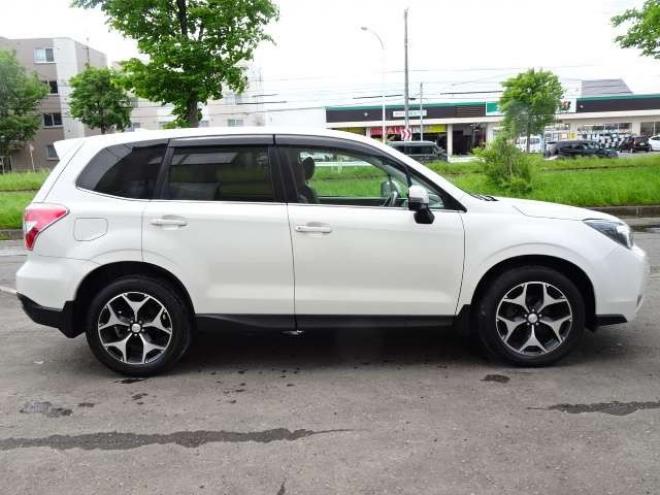 フォレスター2.0 S リミテッド 4WD　本州車　保証1年/走行距離無制限　4WD　アイサイト ナビ　地デジ　Bluetooth接続　バックカメラ　ハーフレザーパワーシート　シートヒーター　純正18インチアルミ　クルーズコントロール　USBコンセント　ETC 2000