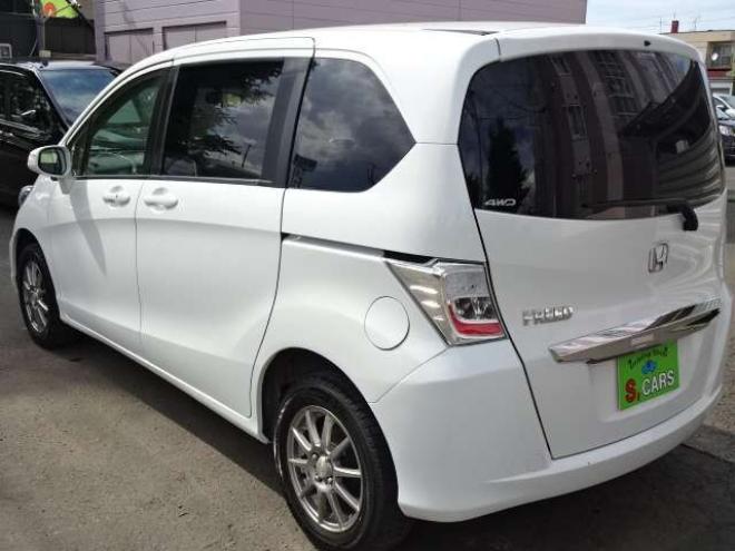 フリード1.5 G ジャストセレクション 4WD　検R9.4　即 納 可　本州車 保証1年/走行距離無制限　4WD パワースライドドア　純正ナビ　ワンセグ　バックカメラ　HID　Bluetooth接続　ハーフレザーシート　ビルトインETC　ステアリングスイッチ 1500