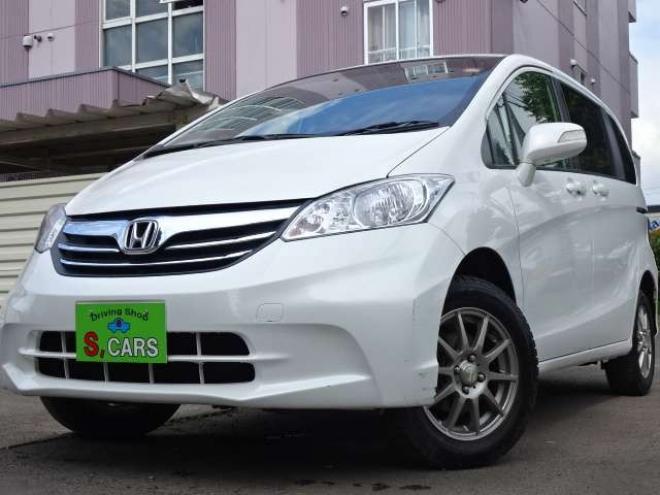 フリード1.5 G ジャストセレクション 4WD　検R9.4　即 納 可　本州車 保証1年/走行距離無制限　4WD パワースライドドア　純正ナビ　ワンセグ　バックカメラ　HID　Bluetooth接続　ハーフレザーシート　ビルトインETC　ステアリングスイッチ 1500