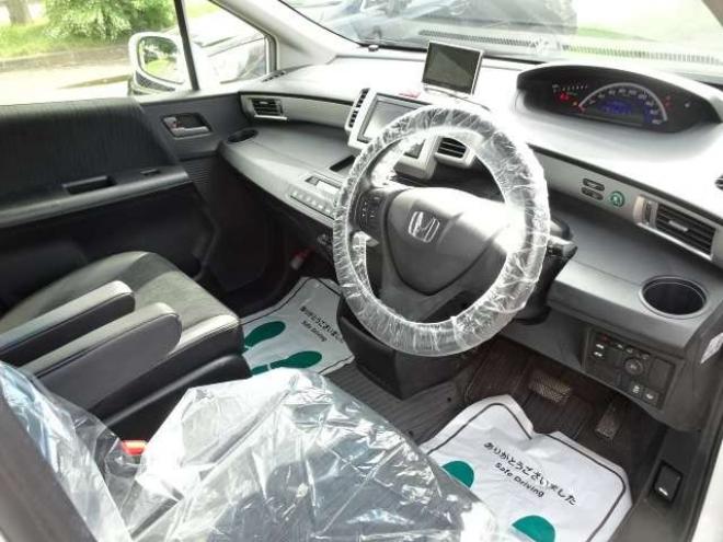 フリード1.5 G ジャストセレクション 4WD　検R9.4　即 納 可　本州車 保証1年/走行距離無制限　4WD パワースライドドア　純正ナビ　ワンセグ　バックカメラ　HID　Bluetooth接続　ハーフレザーシート　ビルトインETC　ステアリングスイッチ 1500