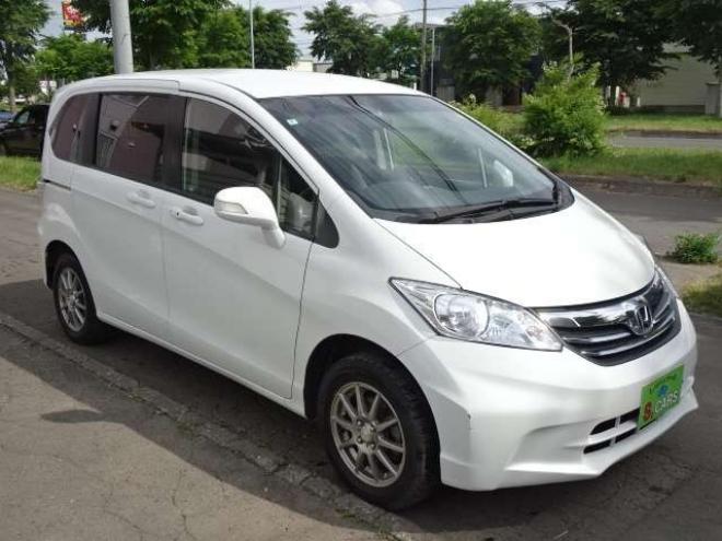 フリード1.5 G ジャストセレクション 4WD　検R9.4　即 納 可　本州車 保証1年/走行距離無制限　4WD パワースライドドア　純正ナビ　ワンセグ　バックカメラ　HID　Bluetooth接続　ハーフレザーシート　ビルトインETC　ステアリングスイッチ 1500