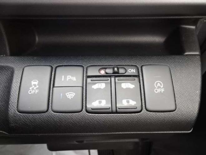 ステップワゴン2.0 スパーダ Z インターナビ セレクション 4WD　本州車　保証1年/走行距離無制限　4WD 後期型　両側パワースライドドア　純正ナビ　地デジ　バックカメラ　ETC　アイドリングストップ　クルーズコントロール　スマートキー　16インチアルミホイール 2000