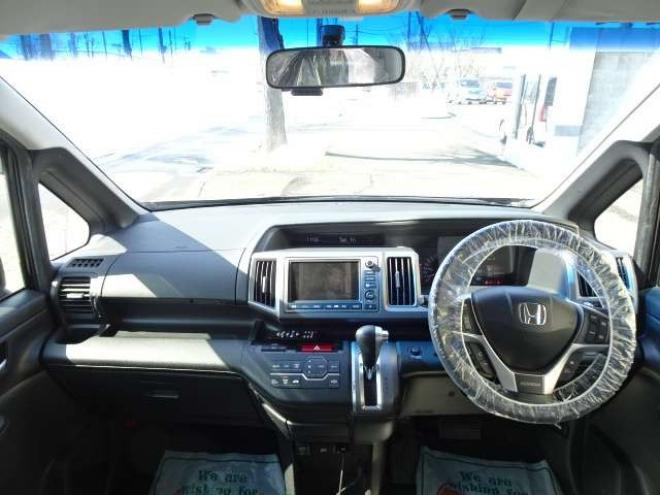 ステップワゴン2.0 スパーダ Z 4WD　本州車　保証1年/走行距離無制限　4WD　両側パワースライドドア　ナビ　地デジ　バックカメラ　ETC　スマートキー　フリップダウンモニター 2000
