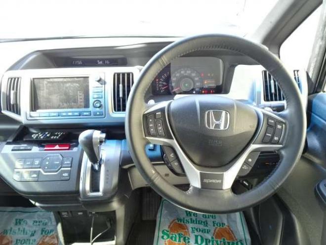 ステップワゴン2.0 スパーダ Z 4WD　本州車　保証1年/走行距離無制限　4WD　両側パワースライドドア　ナビ　地デジ　バックカメラ　ETC　スマートキー　フリップダウンモニター 2000