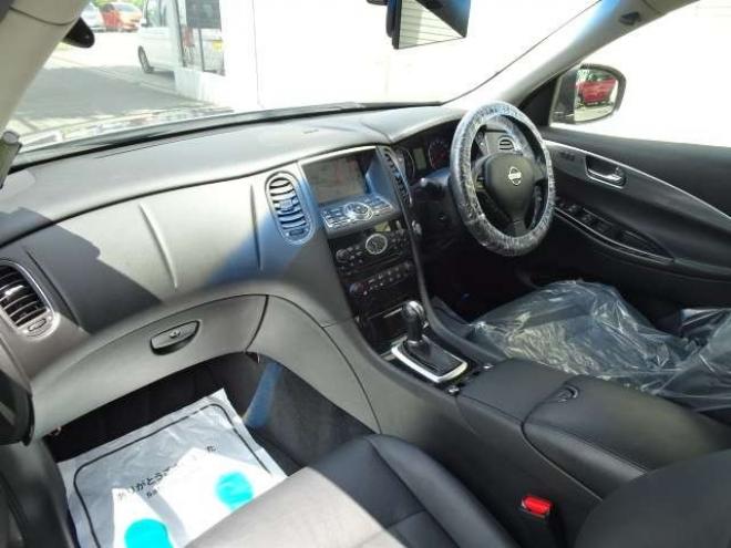 スカイラインクロスオーバー3.7 370GT FOUR タイプP 4WD　本州車　保証1年/走行距離無制限　メーカーナビ　パノラミックビューモニター　地デジ　BOSEサウンドシステム　本革パワーシート　シートヒーター　シートメモリー　社外20インチアルミ　純正エンジンスターター 3700