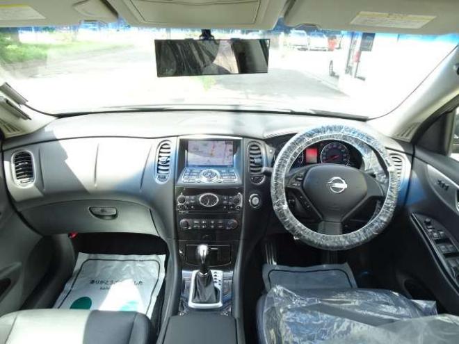 スカイラインクロスオーバー3.7 370GT FOUR タイプP 4WD　本州車　保証1年/走行距離無制限　メーカーナビ　パノラミックビューモニター　地デジ　BOSEサウンドシステム　本革パワーシート　シートヒーター　シートメモリー　社外20インチアルミ　純正エンジンスターター 3700