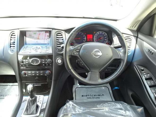 スカイラインクロスオーバー3.7 370GT FOUR タイプP 4WD　本州車　保証1年/走行距離無制限　メーカーナビ　パノラミックビューモニター　地デジ　BOSEサウンドシステム　本革パワーシート　シートヒーター　シートメモリー　社外20インチアルミ　純正エンジンスターター 3700