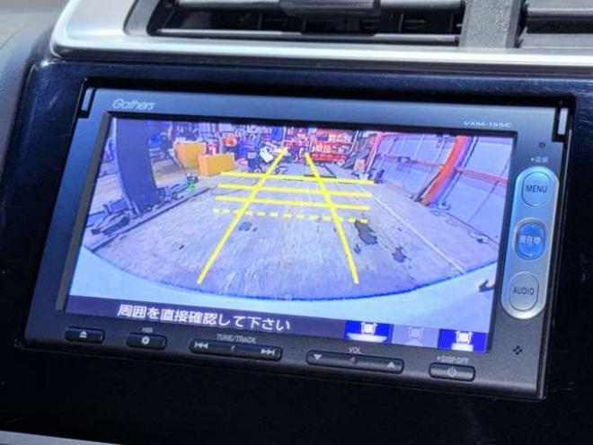 フィット1.5 ハイブリッド Fパッケージ 4WD　下廻防錆スマキーBカメ夏冬タイヤ 1500